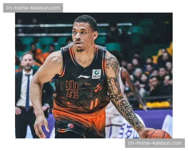 约翰逊对阵四川21分7助攻 山东队进攻体系因持球点增加而丰富 约翰逊对阵四川21分7助攻 山东队进攻体系因持球点增加而丰富